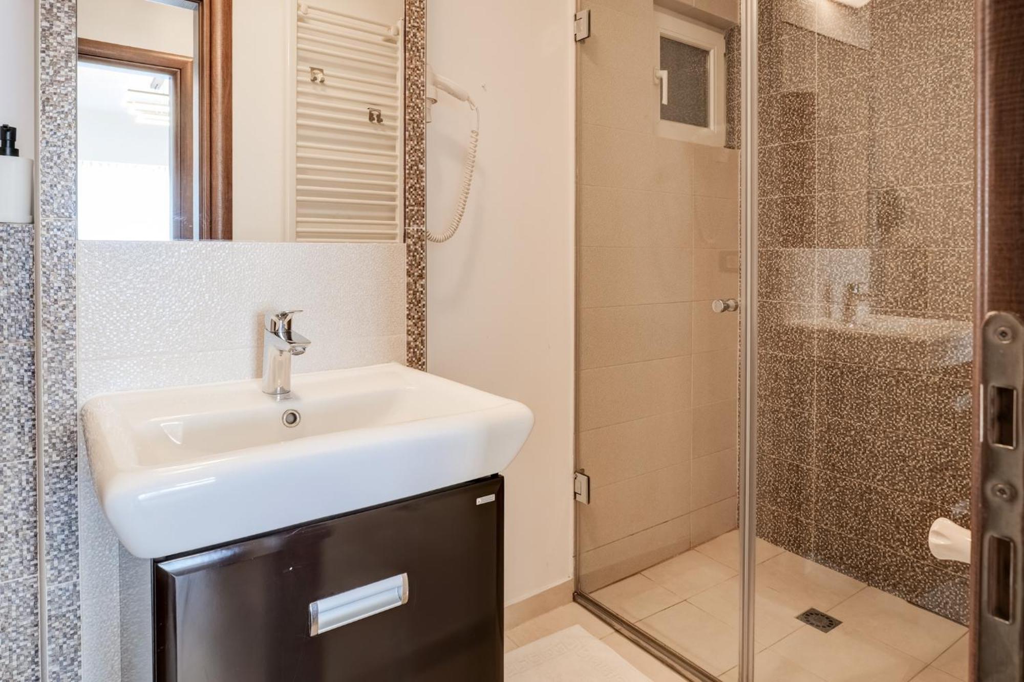 Chanttal Luxury - Fountain Bucureşti Ngoại thất bức ảnh